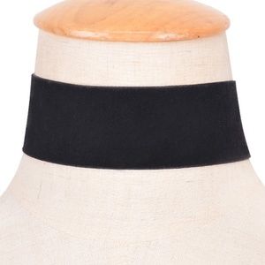 Black Velvet Choker Necklace NWT